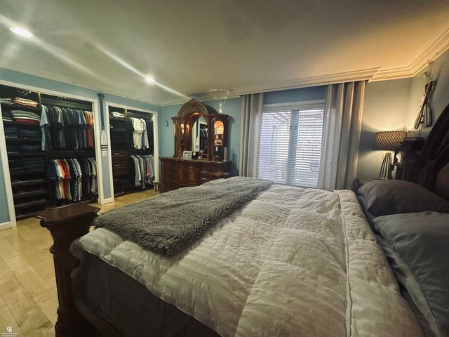 26301 Harbour Pointe Dr N Drive, Harrison Twp, MI 48045