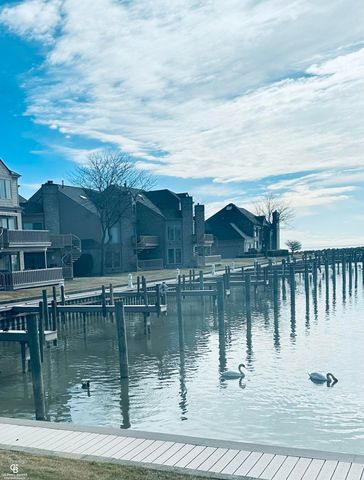 26301 Harbour Pointe Dr N Drive, Harrison Twp, MI 48045