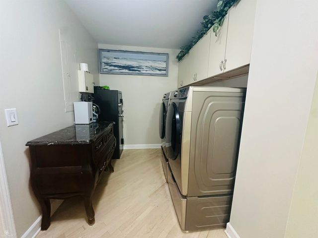 26301 Harbour Pointe Dr N Drive, Harrison Twp, MI 48045