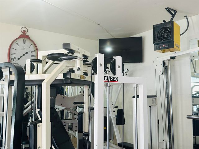 26301 Harbour Pointe Dr N Drive, Harrison Twp, MI 48045