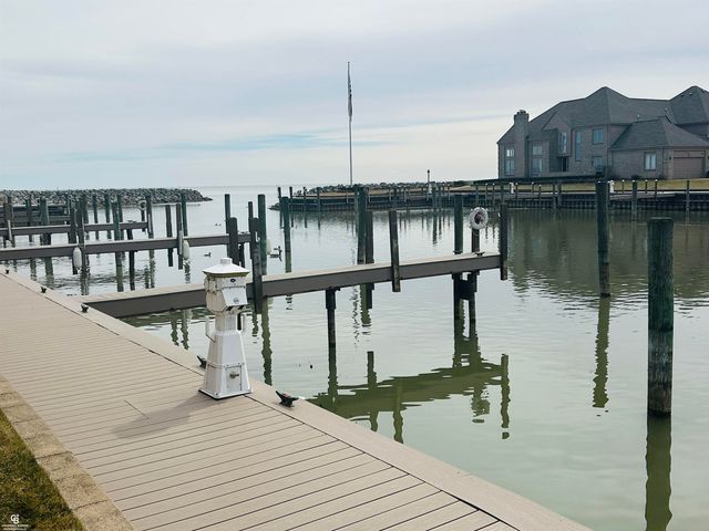 26301 Harbour Pointe Dr N Drive, Harrison Twp, MI 48045