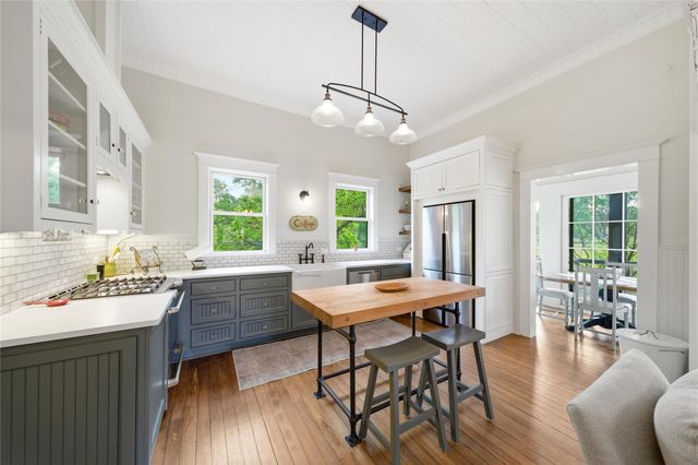 9030 Wolf Creek Road, Brenham, TX 77833