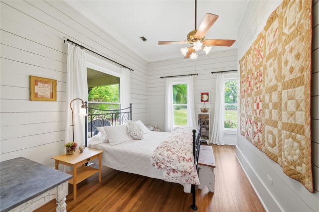 9030 Wolf Creek Road, Brenham, TX 77833