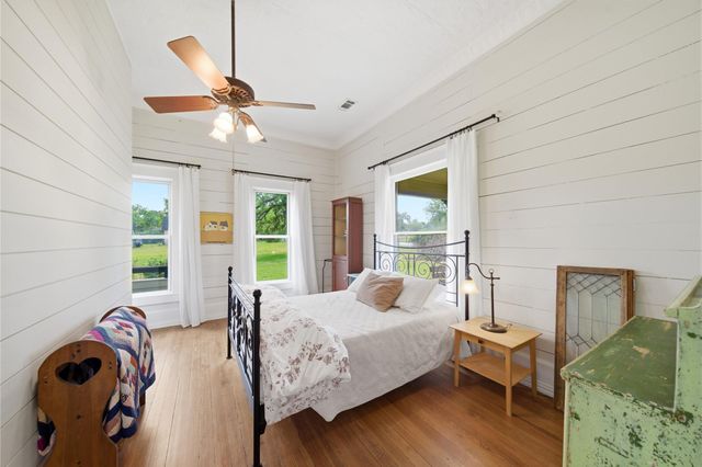 9030 Wolf Creek Road, Brenham, TX 77833