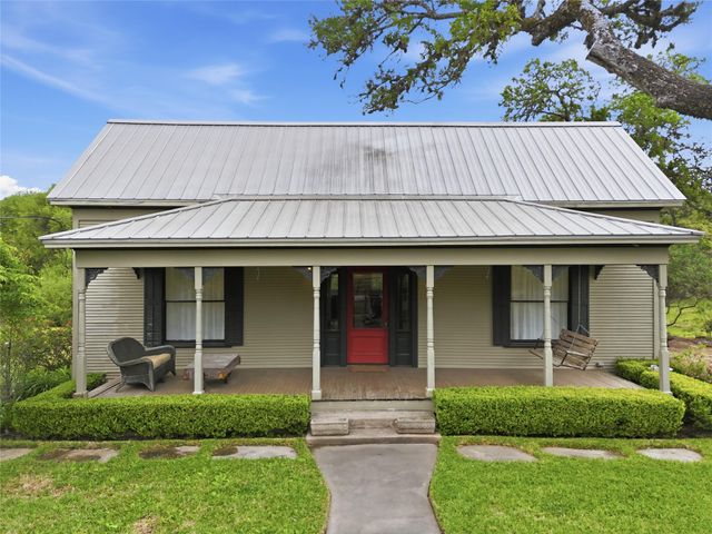 9030 Wolf Creek Road, Brenham, TX 77833