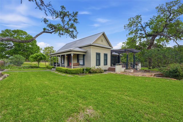 9030 Wolf Creek Road, Brenham, TX 77833