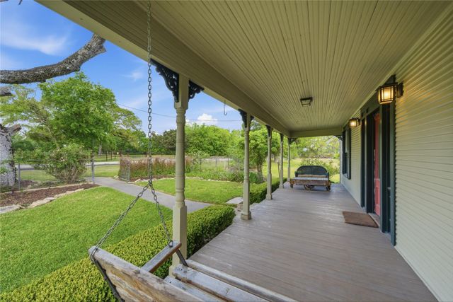 9030 Wolf Creek Road, Brenham, TX 77833