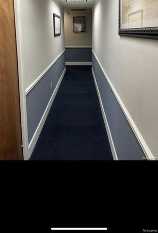 22301 Kelly Road, Eastpointe, MI 48021