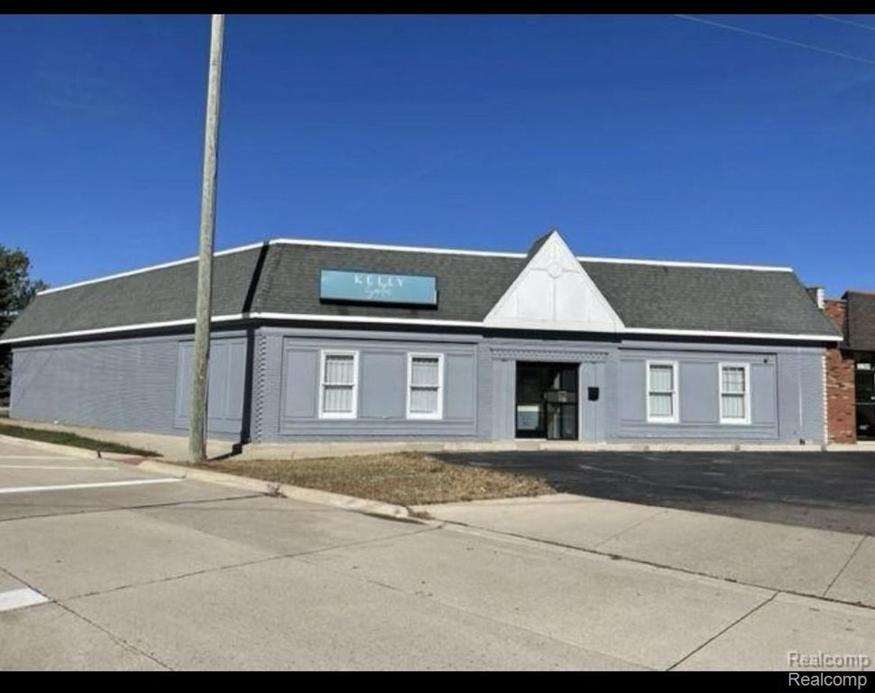 22301 Kelly Road, Eastpointe, MI 48021