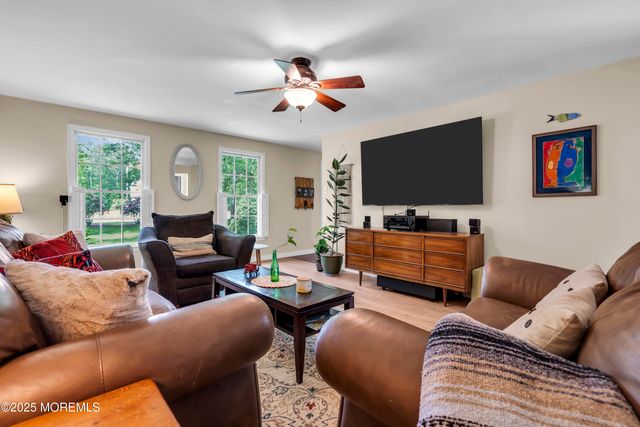 12 Stagecoach Drive, Little Egg Harbor, NJ 08087