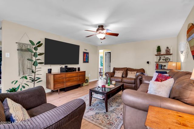 12 Stagecoach Drive, Little Egg Harbor, NJ 08087