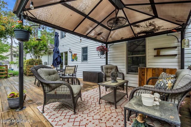 12 Stagecoach Drive, Little Egg Harbor, NJ 08087