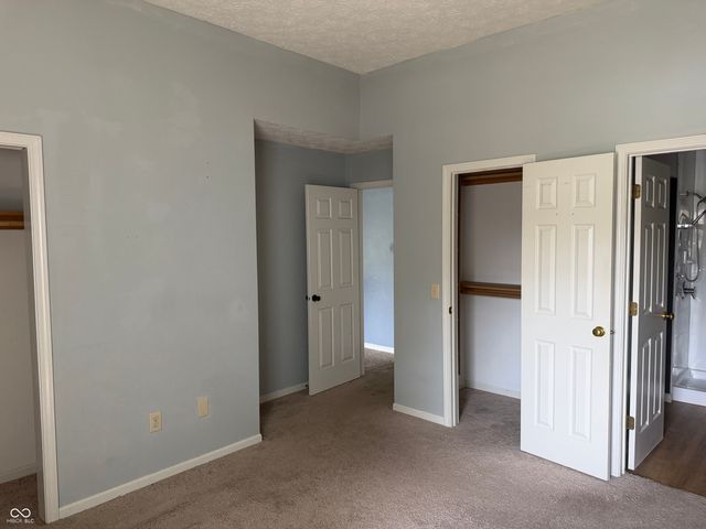 8117 Crook Drive N, Indianapolis, IN 46256