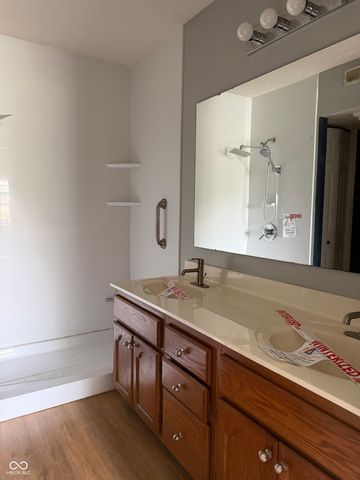 8117 Crook Drive N, Indianapolis, IN 46256