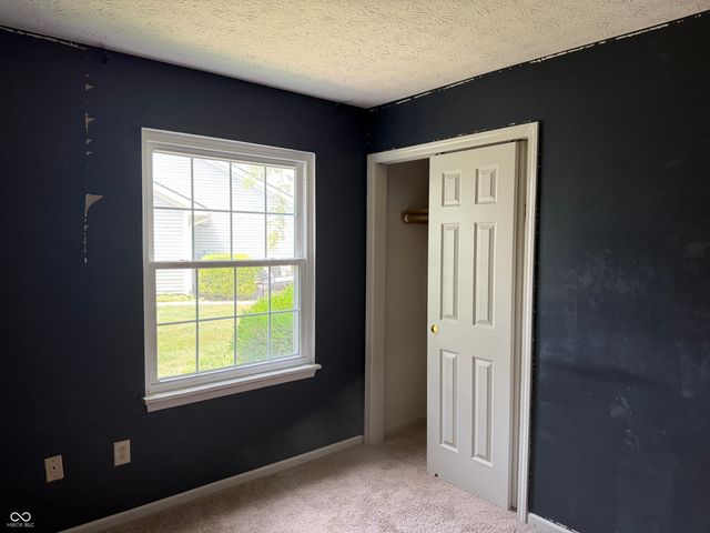8117 Crook Drive N, Indianapolis, IN 46256