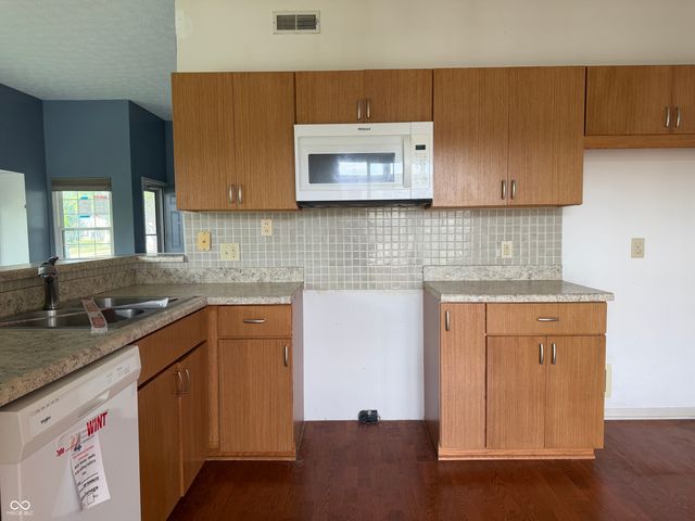 8117 Crook Drive N, Indianapolis, IN 46256