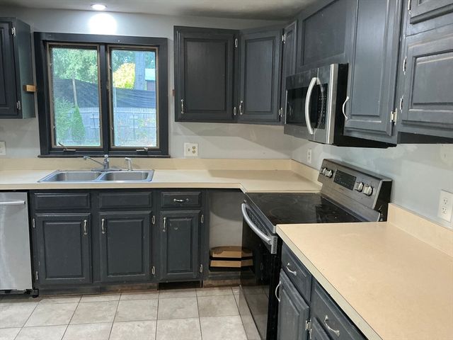 5 Candlewood Dr, Sandwich, MA 02563