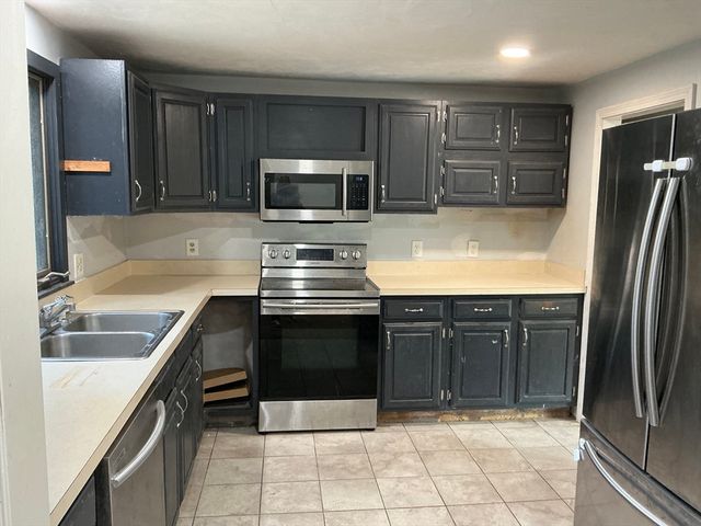 5 Candlewood Dr, Sandwich, MA 02563