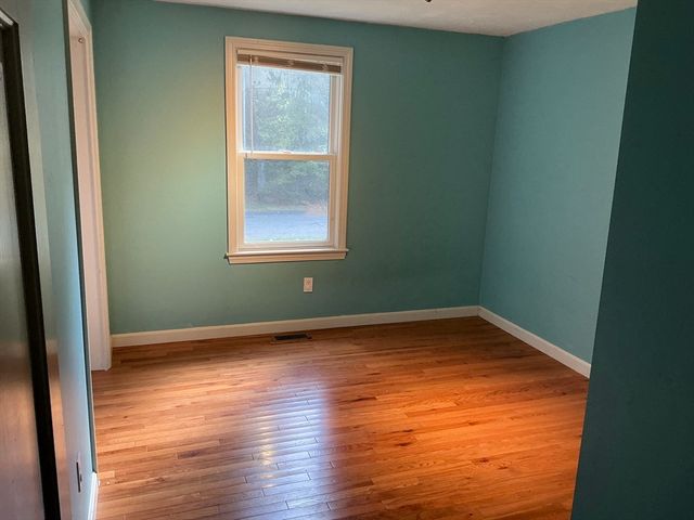 5 Candlewood Dr, Sandwich, MA 02563