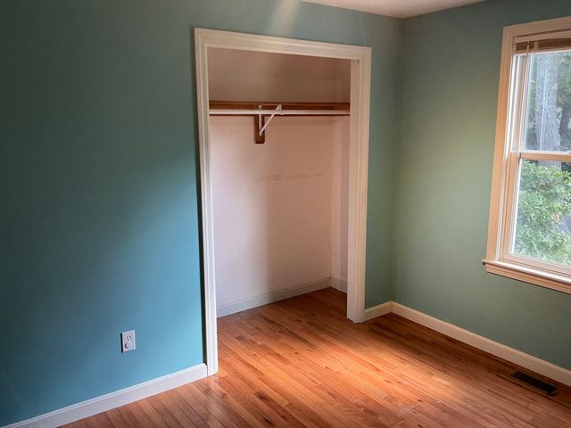 5 Candlewood Dr, Sandwich, MA 02563