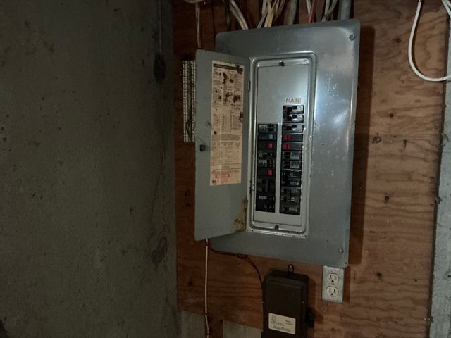 5 Candlewood Dr, Sandwich, MA 02563