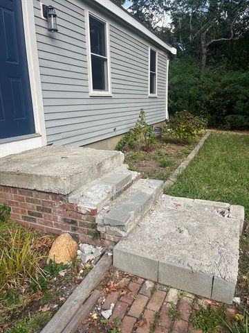 5 Candlewood Dr, Sandwich, MA 02563