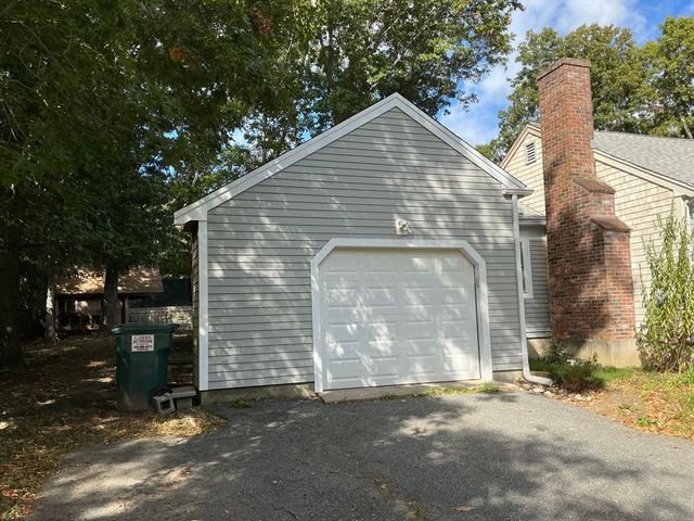 5 Candlewood Dr, Sandwich, MA 02563