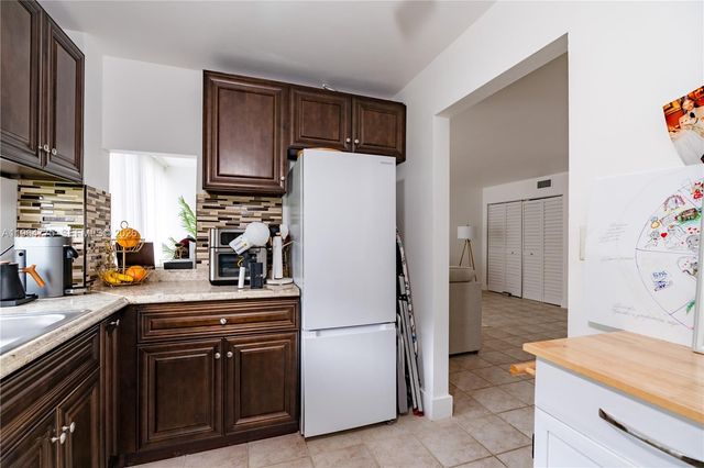 17021 N Bay Road 526, Sunny Isles Beach, FL 33160