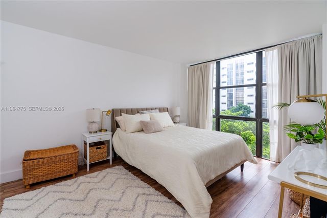17021 N Bay Road 526, Sunny Isles Beach, FL 33160