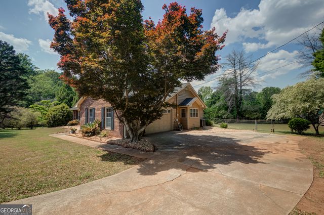 110 Beacon Drive, Fayetteville, GA 30215