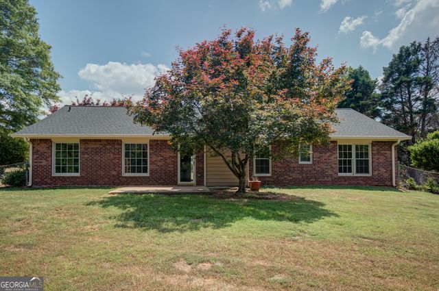 110 Beacon Drive, Fayetteville, GA 30215
