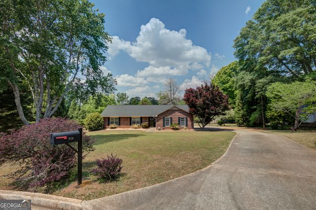 110 Beacon Drive, Fayetteville, GA 30215