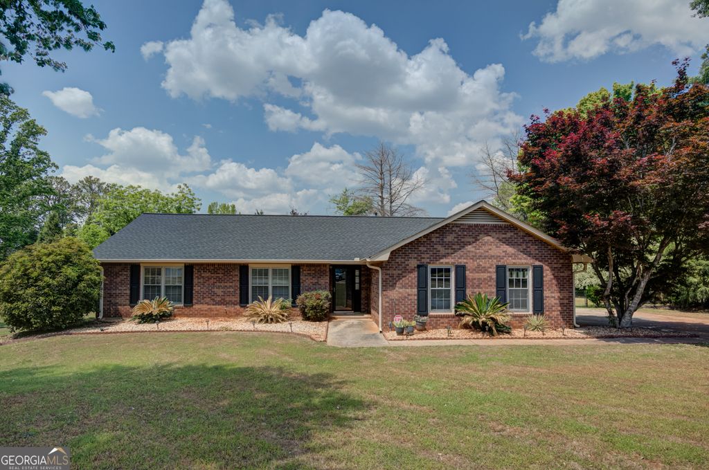 110 Beacon Drive, Fayetteville, GA 30215
