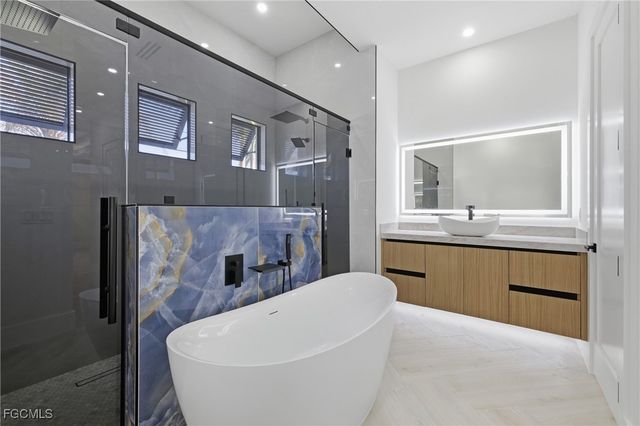 3402 SW 26th PL, Cape Coral, FL 33914