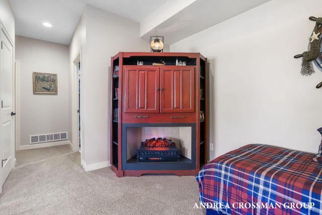 1284 Prestwick Drive, Holland City, MI 49423