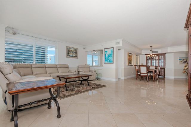 8855 Collins Ave 8J, Surfside, FL 33154
