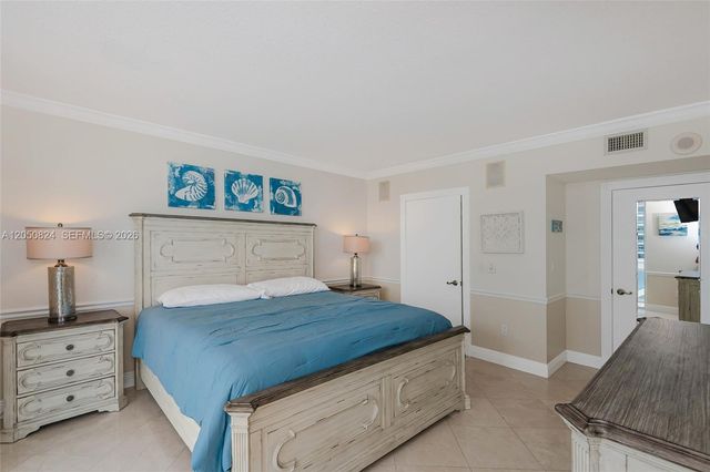 8855 Collins Ave 8J, Surfside, FL 33154