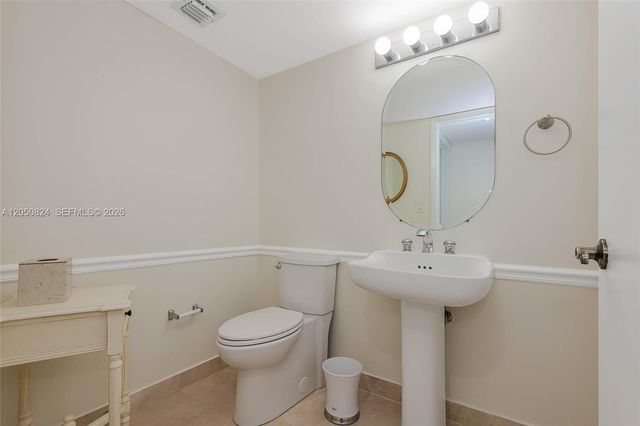 8855 Collins Ave 8J, Surfside, FL 33154