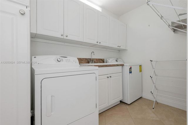 8855 Collins Ave 8J, Surfside, FL 33154