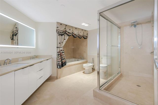 8855 Collins Ave 8J, Surfside, FL 33154
