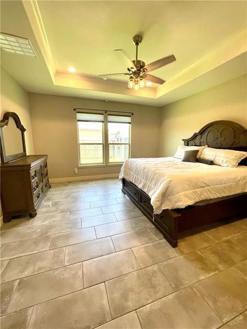 1813 Monterey Bay Dr, Portland, TX 78374