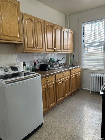 710 E 211th Street, Bronx, NY 10467