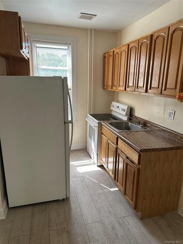 710 E 211th Street, Bronx, NY 10467