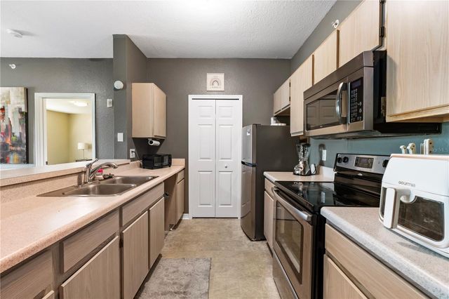 5475 VINELAND ROAD 8302, Orlando, FL 32811