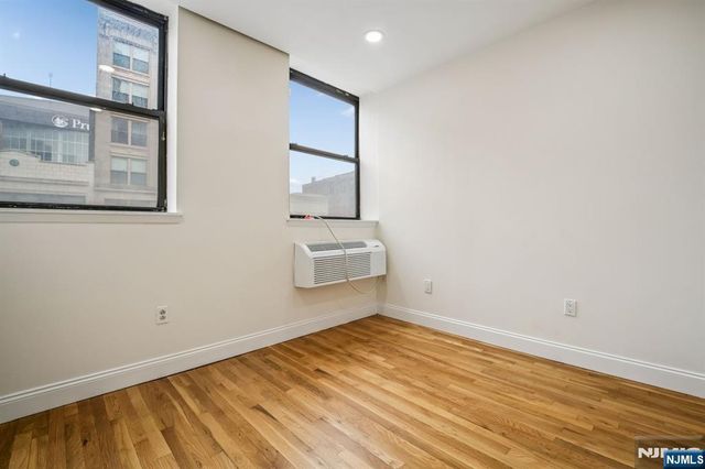 111 Mulberry Street 2C, Newark, NJ 07102