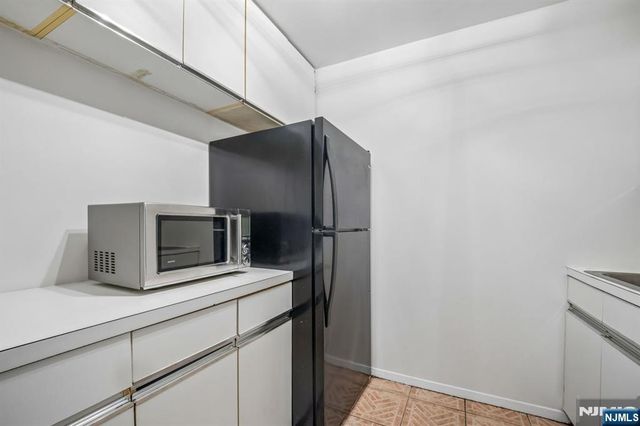 111 Mulberry Street 2C, Newark, NJ 07102
