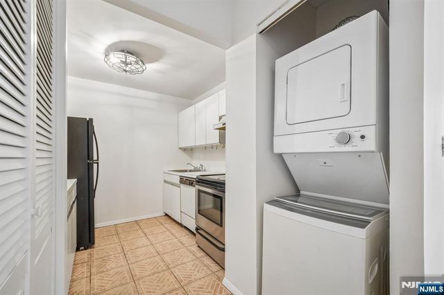 111 Mulberry Street 2C, Newark, NJ 07102