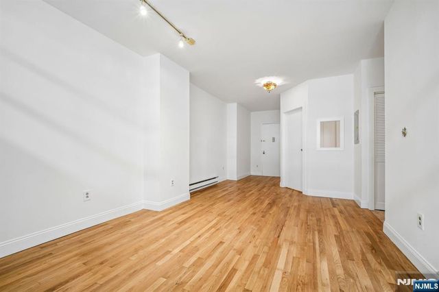 111 Mulberry Street 2C, Newark, NJ 07102