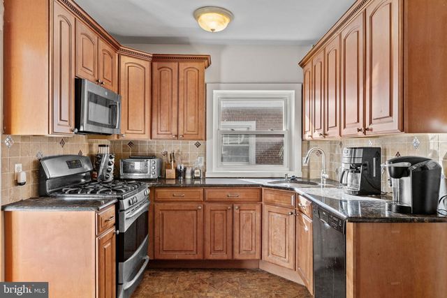 243 HAMPDEN AVE, Narberth, PA 19072