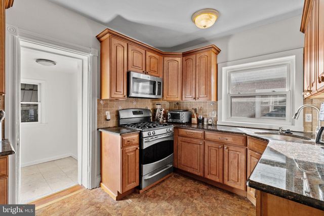 243 HAMPDEN AVE, Narberth, PA 19072